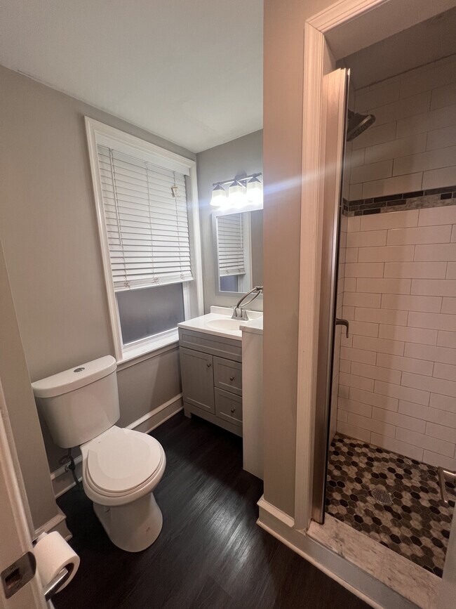 Building Photo - 804 N 16th St