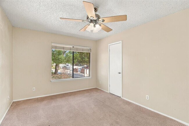 Building Photo - 902 Park Village Cove