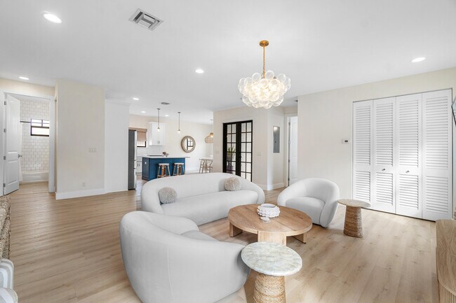 Building Photo - 7606 S Olive Ave