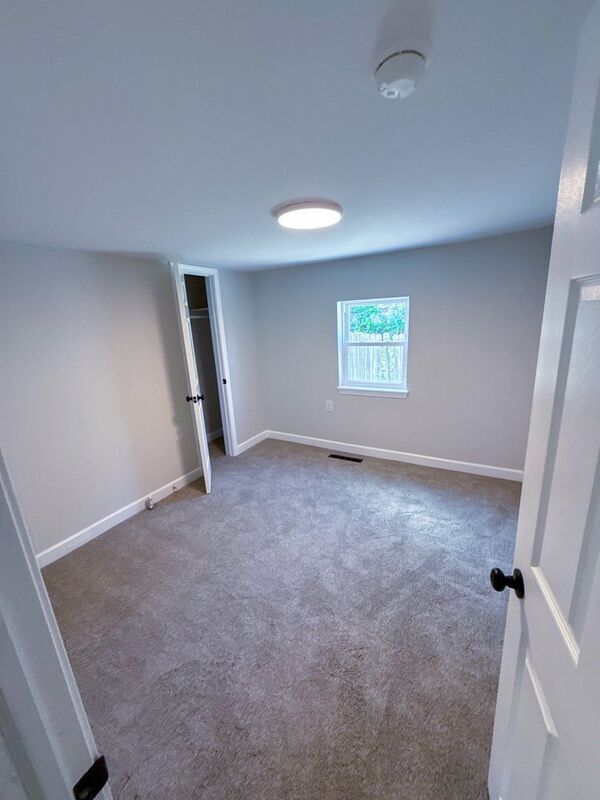 Building Photo - 962 Whitethorne Ave