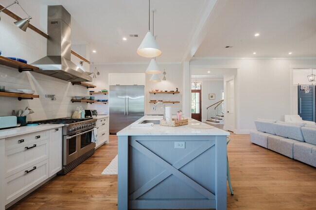 Building Photo - Stunning Custom Home in Palmetto Bluff