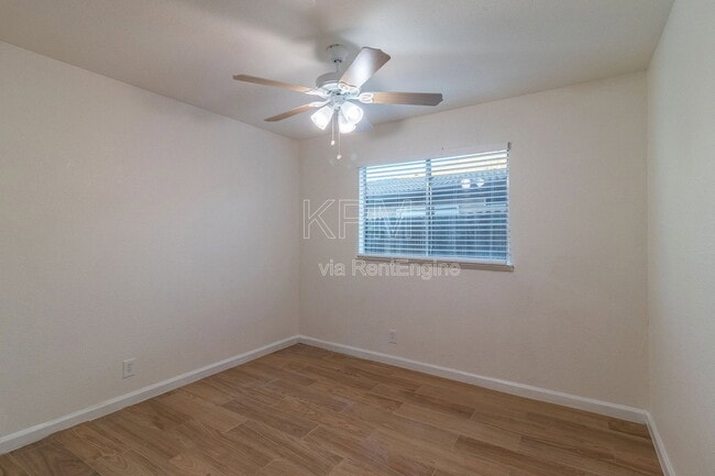 Building Photo - 7409 Village Green Dr