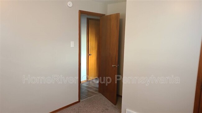 Building Photo - 1128 Kellinger Dr