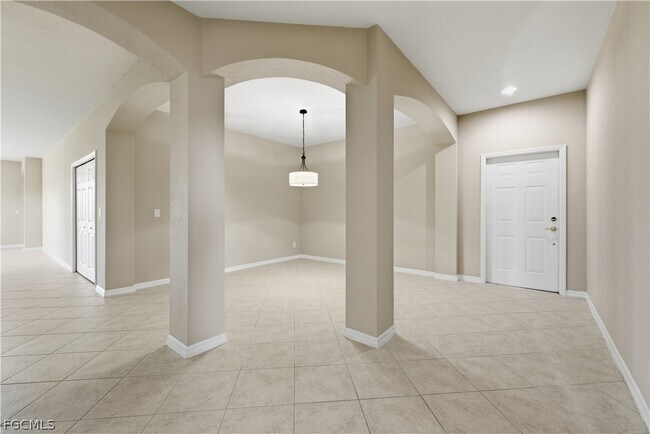 Building Photo - 14961 Reflection Key Cir