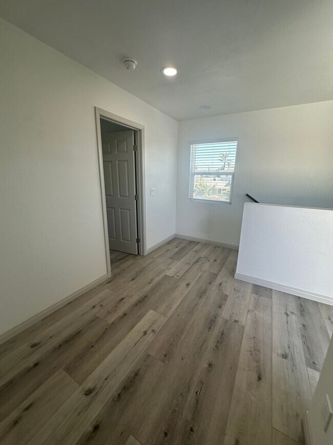 Building Photo - 202-204 Calla Avenue