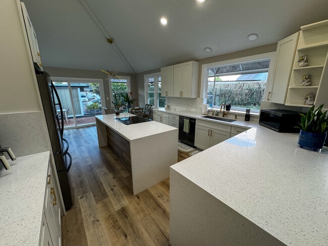 Building Photo - 95-457-457 Kaelo Pl