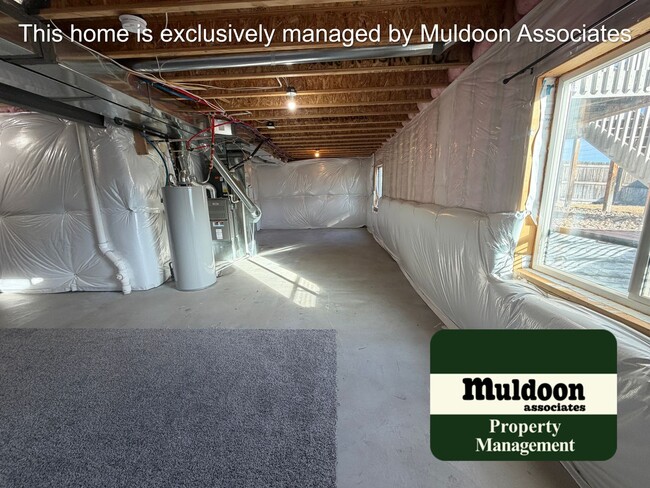 Building Photo - Newer build ready to move in!