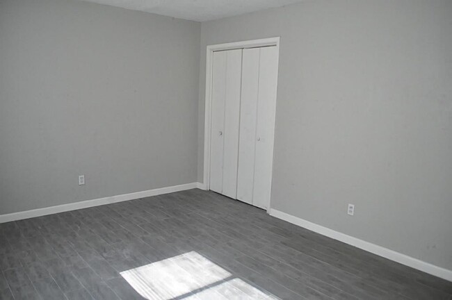 Building Photo - 2311 Leaman Ave