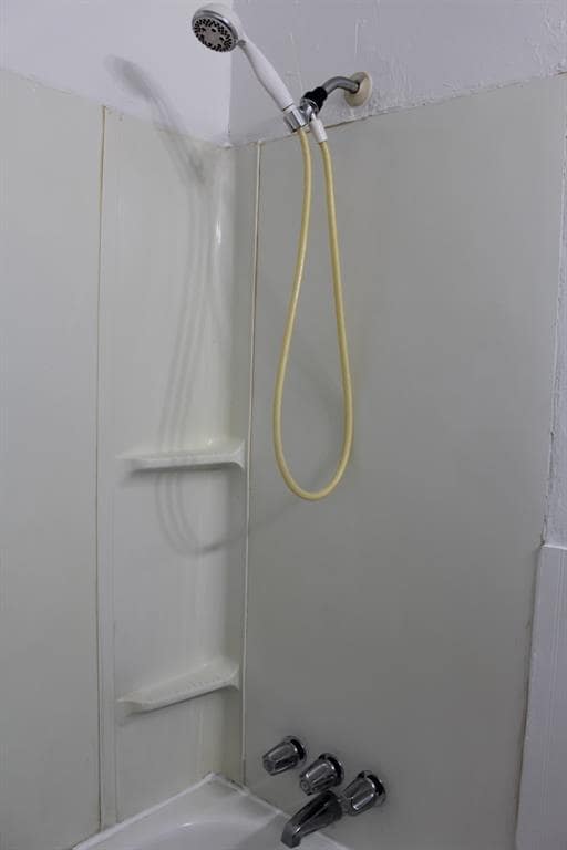 Building Photo - 3800 Woodside Dr