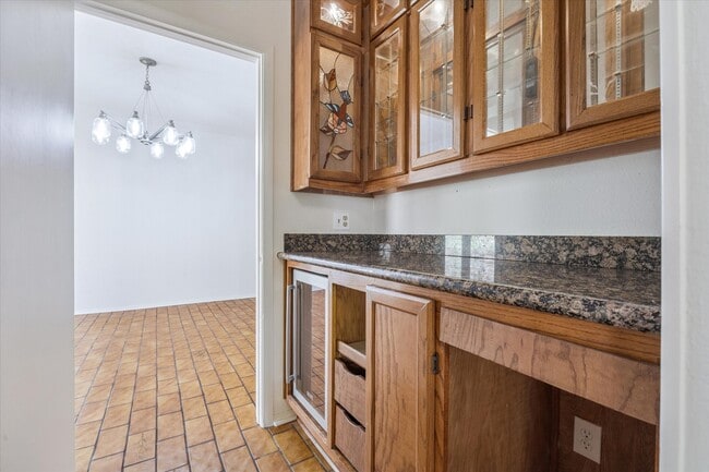 Building Photo - 2721 S Glen Haven Blvd