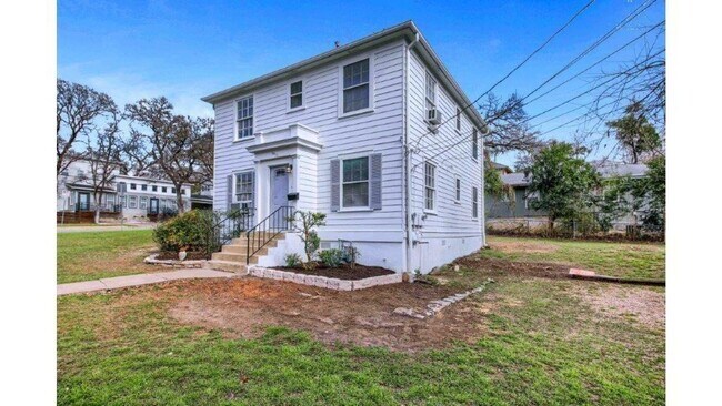 Building Photo - 401 E 33rd St