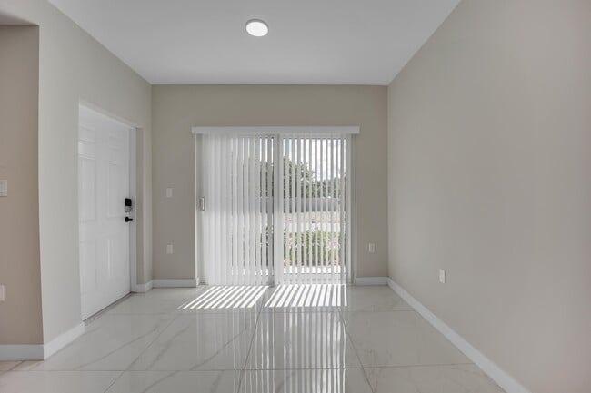 Building Photo - 13829 SW 262nd Ln