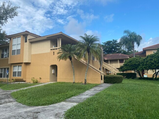 Building Photo - 4799 Via Palm Lakes