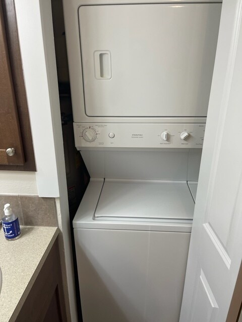 Washer & Dryer - 300 N 130th St