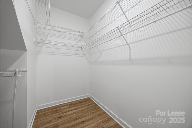 Building Photo - 7219 Bevington Woods Ln