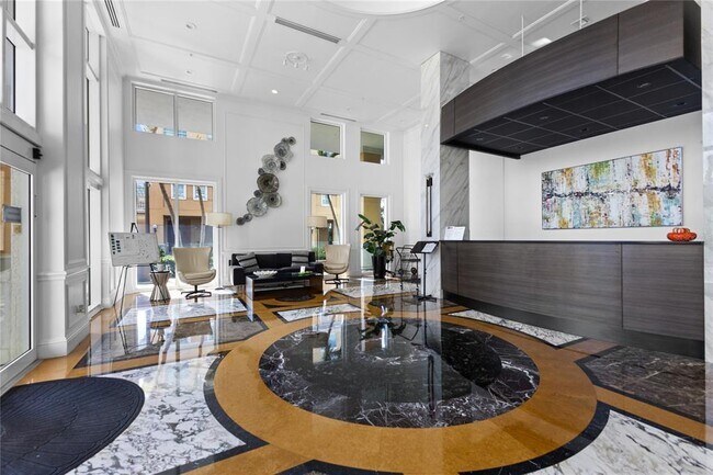 Building Photo - 800 N Tamiami Trl