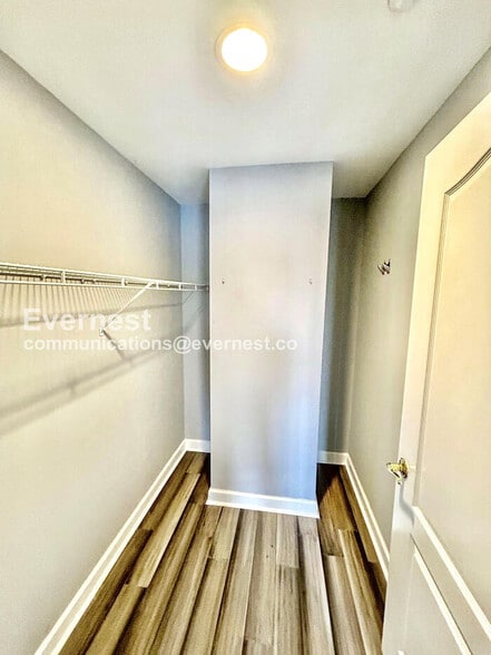 Building Photo - 195 14th St NE