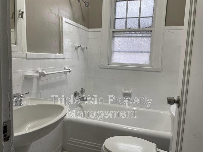 Building Photo - 424 Abston St