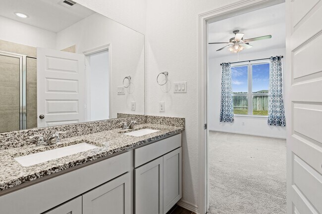 Building Photo - 5742 Aurora Grns Ln