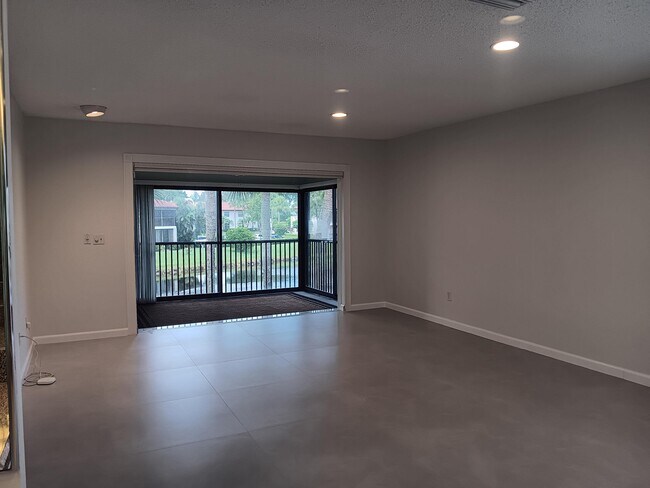Building Photo - 8045 Eastlake Dr