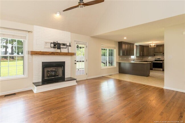 Building Photo - 114 Terrier Way