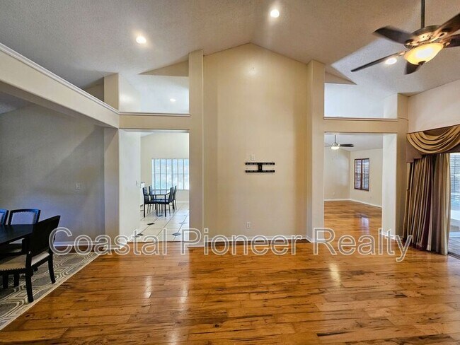 Building Photo - 14504 Brambie Ct