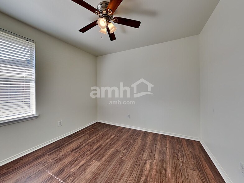 Building Photo - 223 Lake Texoma Dr