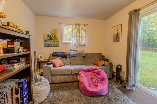 Building Photo - Lakeside Retreat on Duck Lake Peninsula