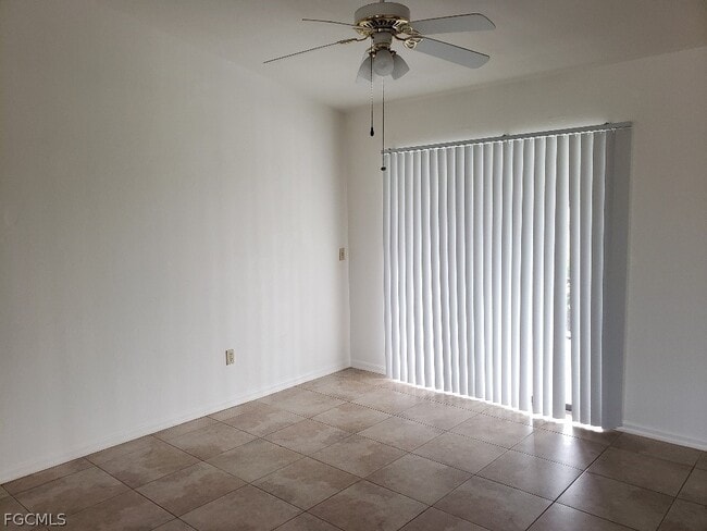 Building Photo - 1024 SE 25th Terrace