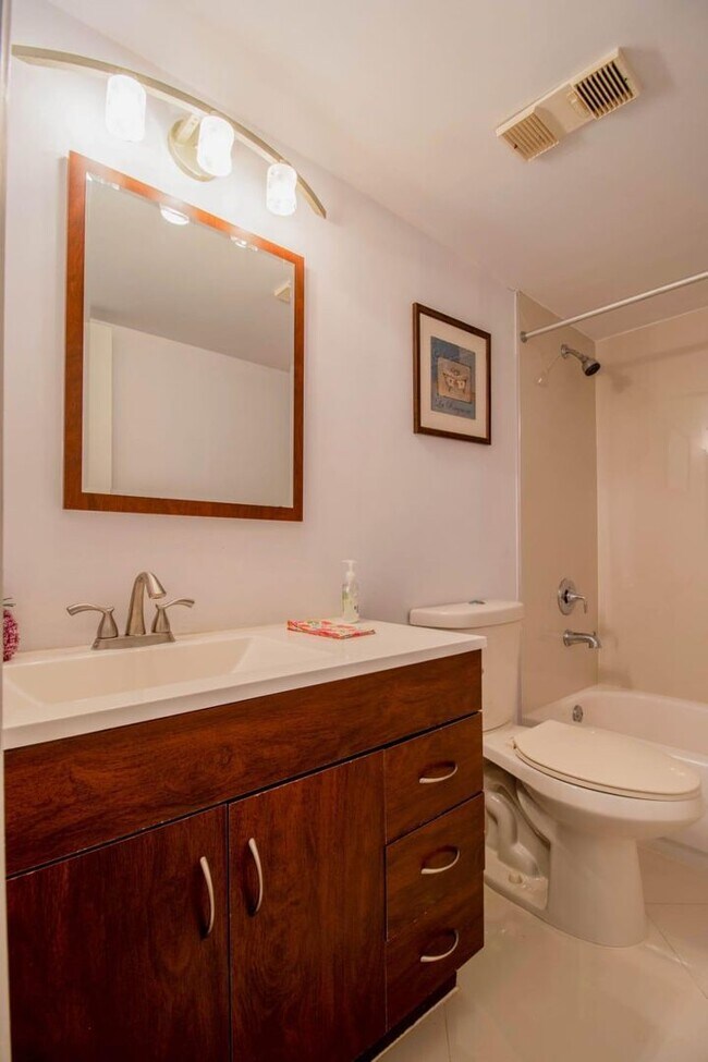 Building Photo - 2358 NW 37th Ave