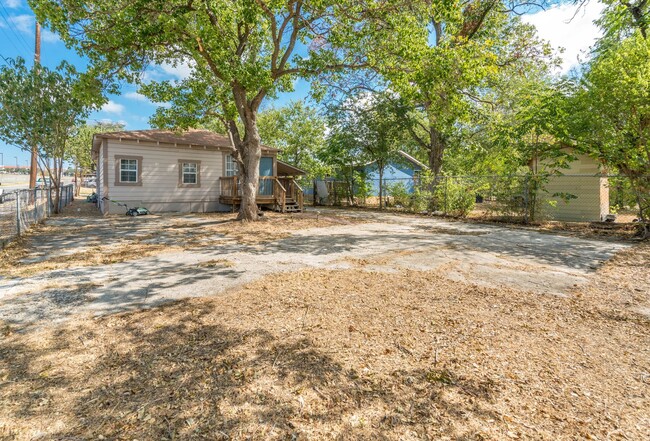 Building Photo - RENOVATED 2-BEDROOM HOME IN GOVERNMENT HILL