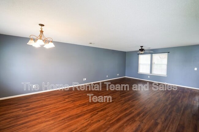 Building Photo - 8 Willow Lakes Dr