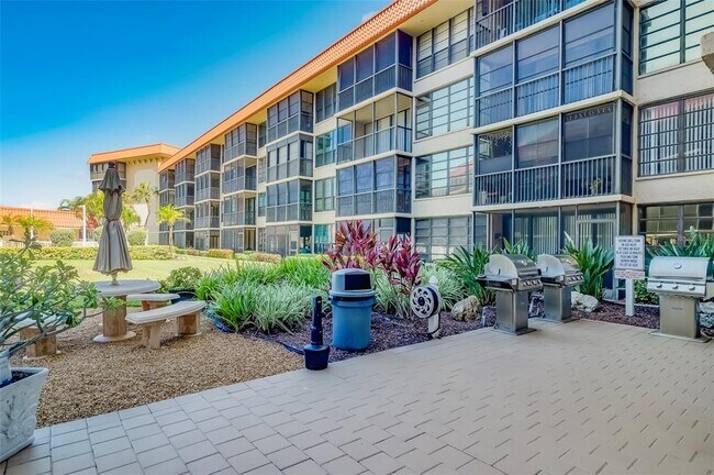 Building Photo - 17580 Gulf Blvd