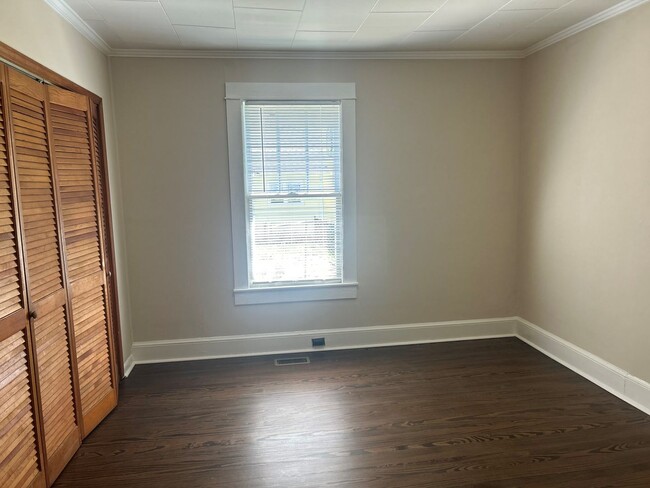 Building Photo - 3 Bedroom RANCH!! ***$500 FREE GROCERIES***