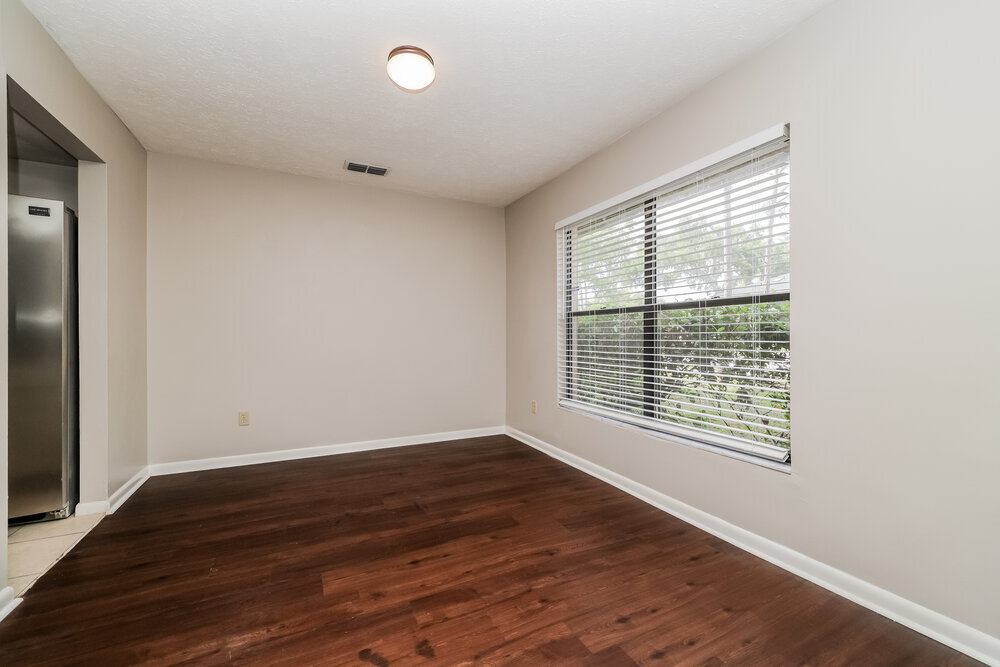 Building Photo - 2303 Willow Branch Ave