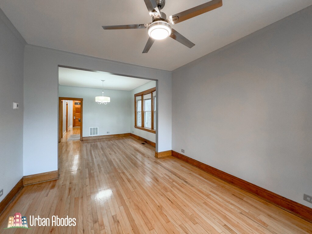 Building Photo - 4322 W Kamerling Ave