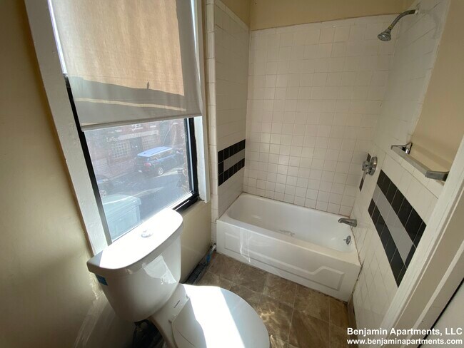 Building Photo - 224 Cambridge St