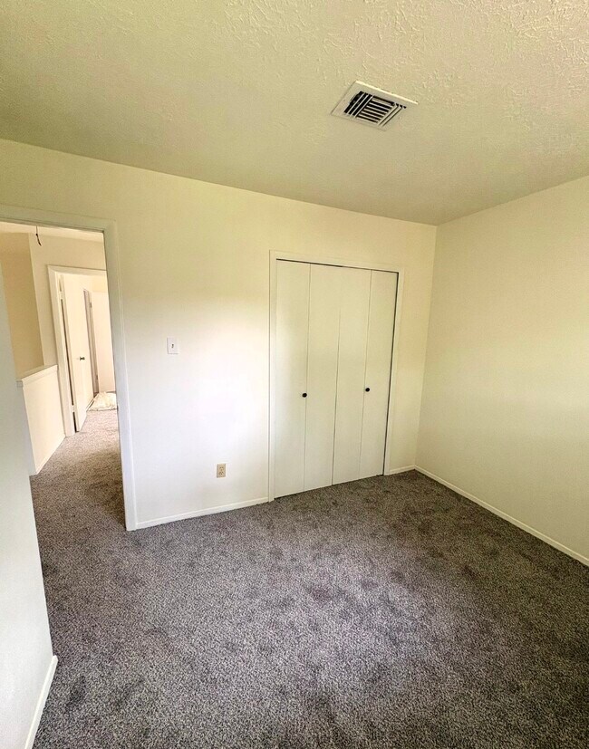 Building Photo - 24022 Spring Briar Ln
