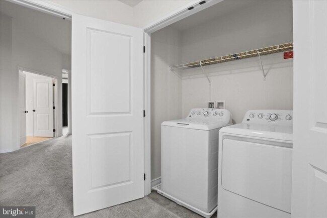 Building Photo - 42824 Edgegrove Heights Terrace