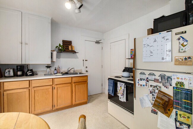 Building Photo - 407 N Ashley St