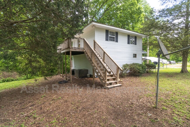 Building Photo - 513 Benton Cir