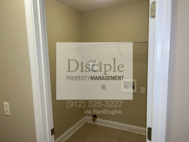 Building Photo - 202 Scarlett Ln