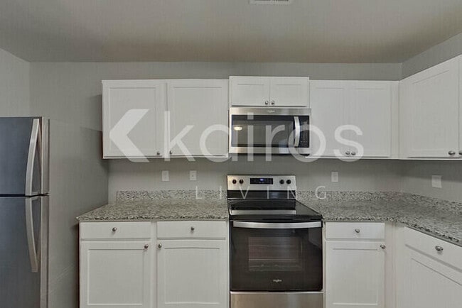 Building Photo - 305 Cedar Ridge