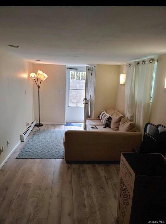 Building Photo - 37 Knollcrest Ave