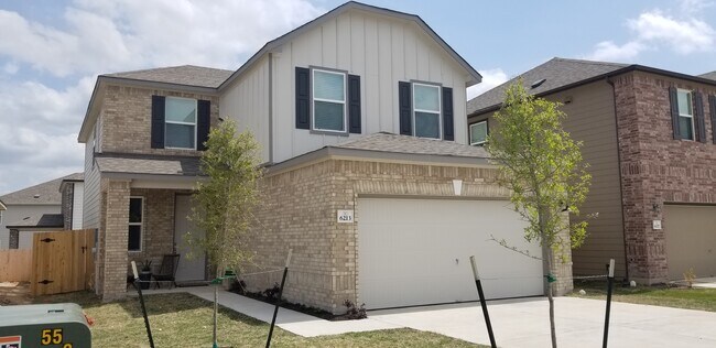 Building Photo - 6213 Albany Sleigh Dr