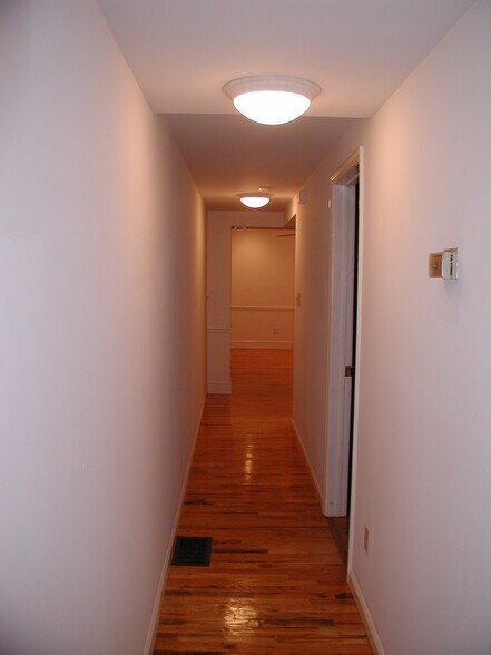 Building Photo - 309 N 37th St