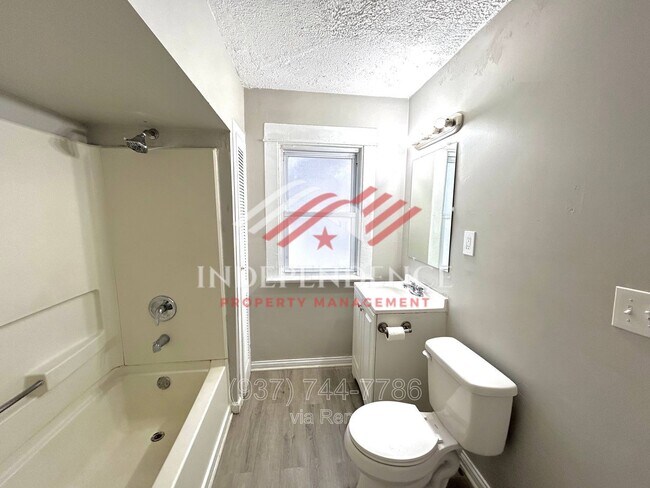 Building Photo - 2806 S Smithville Rd