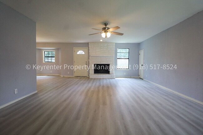 Building Photo - 1609 S Chestnut Ave