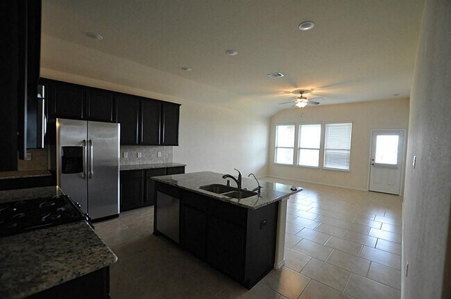 Building Photo - 23607 Legano Dr