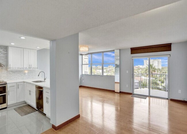 Building Photo - 11930 N Bayshore Dr